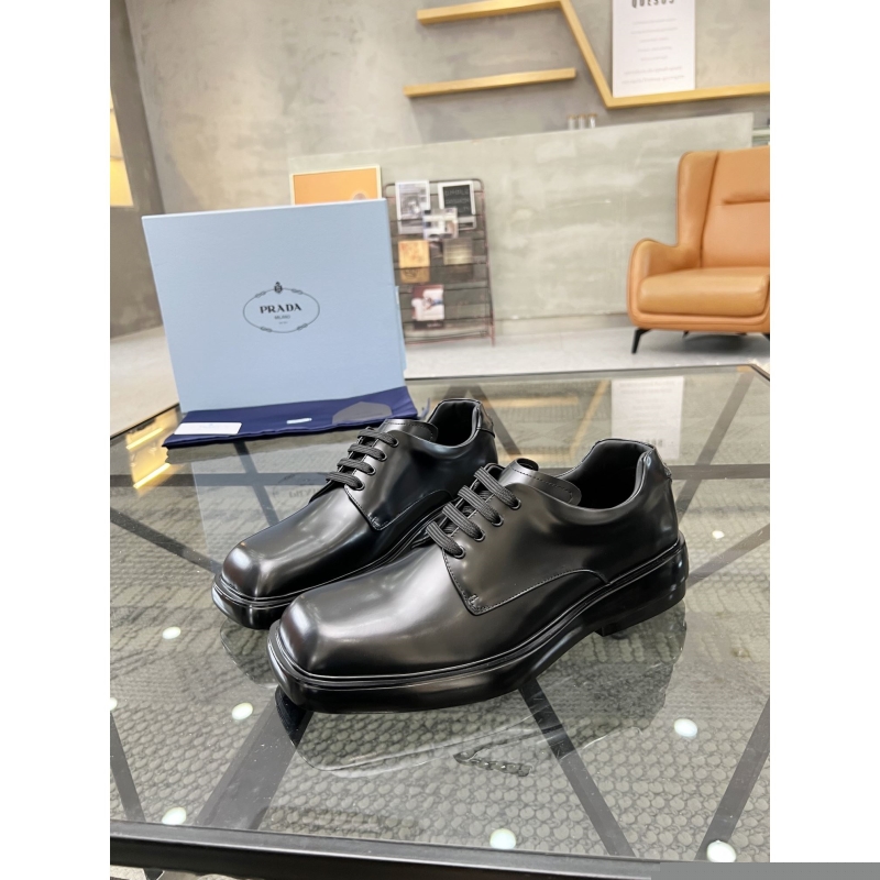 Pra*a leather shoes